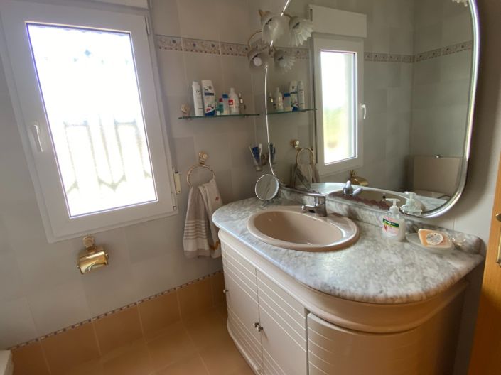 Image No.40-Maison de campagne de 4 chambres à vendre à Sax