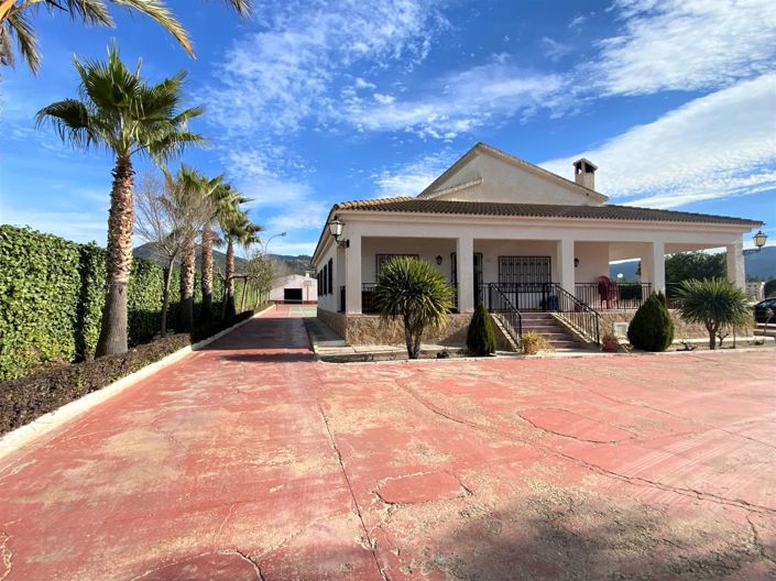 Image No.5-Maison de campagne de 4 chambres à vendre à Sax