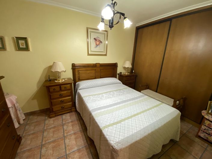 Image No.13-5 Bed Townhouse for sale