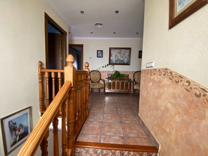 Image No.14-5 Bed Townhouse for sale