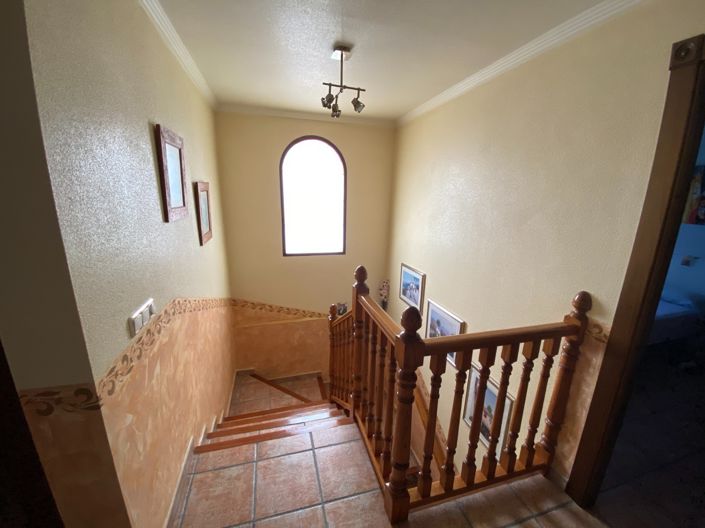 Image No.16-5 Bed Townhouse for sale