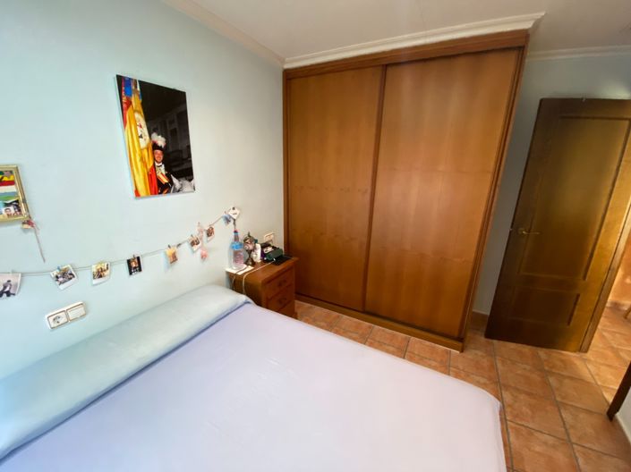 Image No.18-5 Bed Townhouse for sale