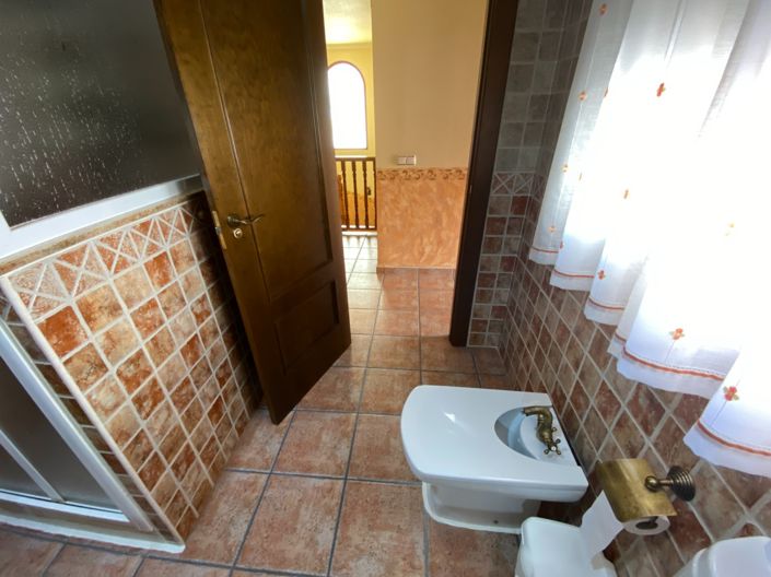 Image No.21-5 Bed Townhouse for sale