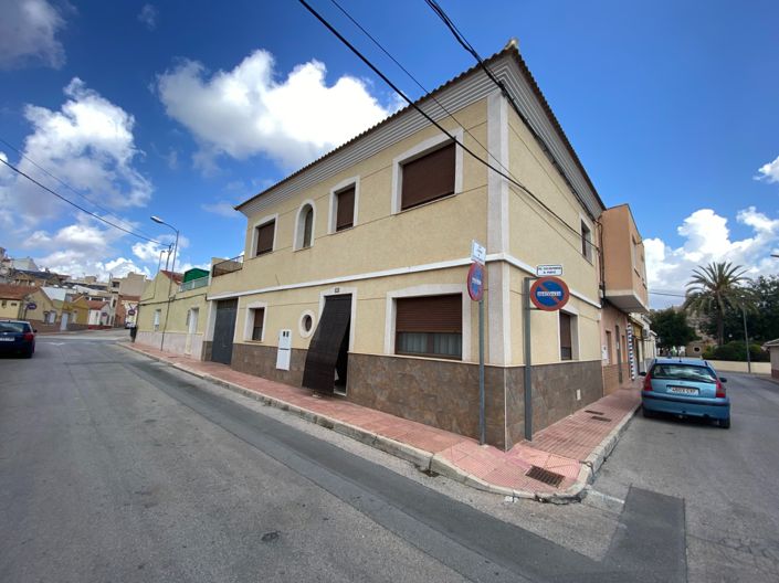 Image No.31-5 Bed Townhouse for sale