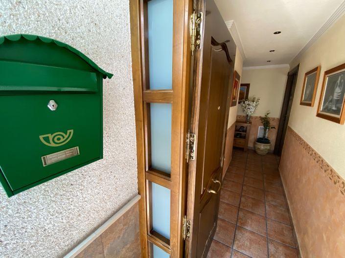 Image No.32-5 Bed Townhouse for sale