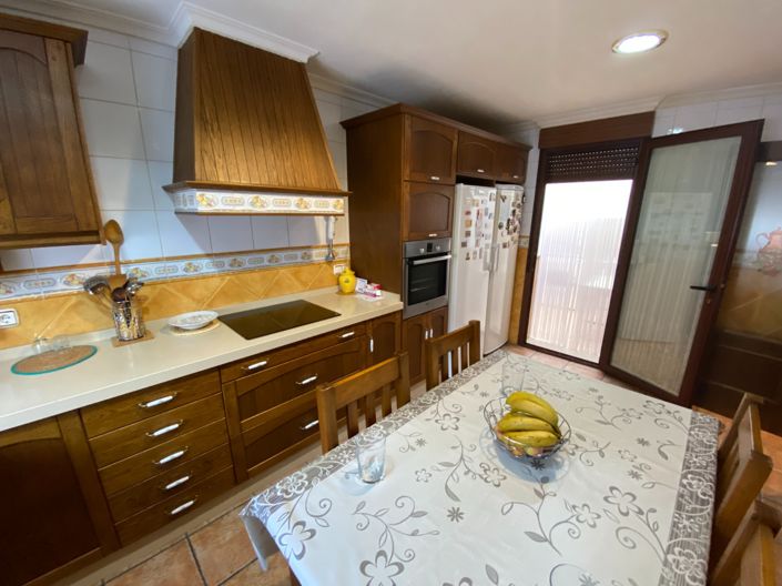 Image No.7-5 Bed Townhouse for sale