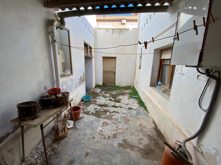 Image No.19-5 Bed Townhouse for sale