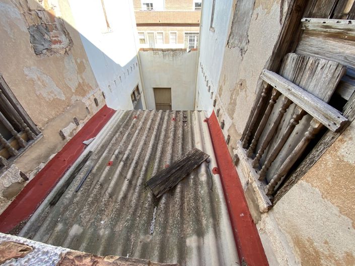 Image No.27-5 Bed Townhouse for sale