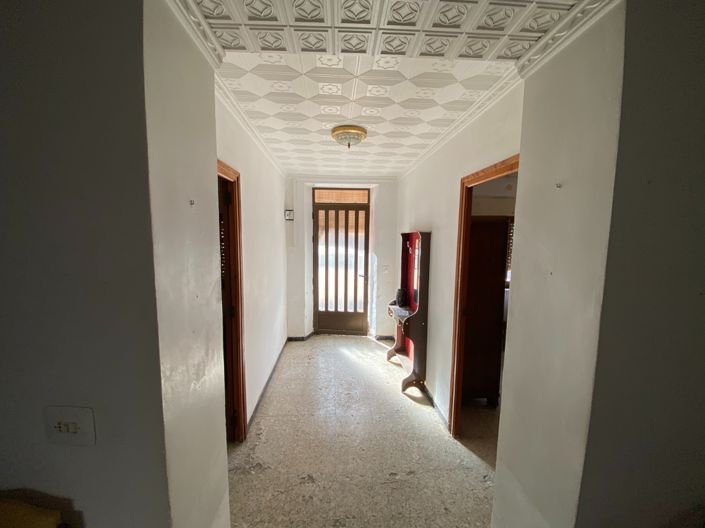 Image No.9-5 Bed Townhouse for sale