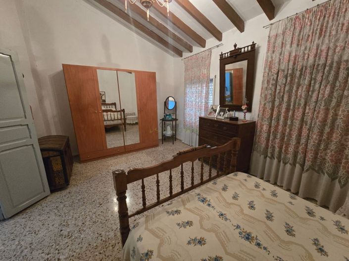 Image No.18-3 Bed Townhouse for sale