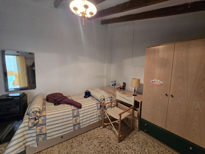 Image No.23-3 Bed Townhouse for sale