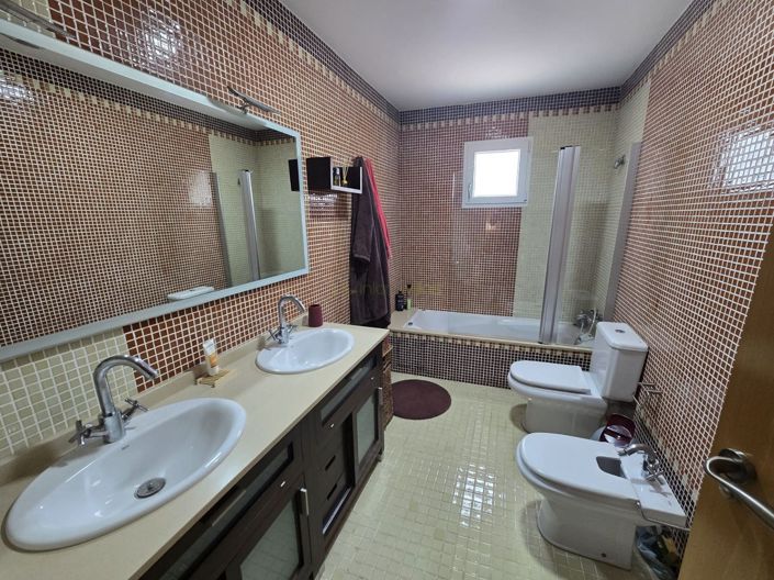 Image No.14-4 Bed Villa for sale