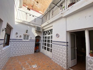 Image No.11-5 Bed Townhouse for sale