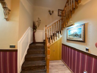 Image No.17-5 Bed Townhouse for sale