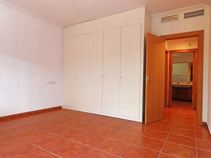 Image No.18-7 Bed Villa for sale