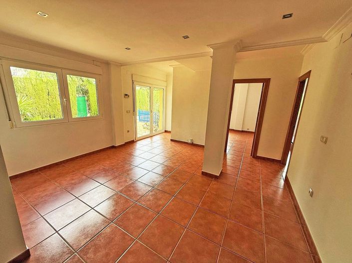 Image No.4-7 Bed Villa for sale