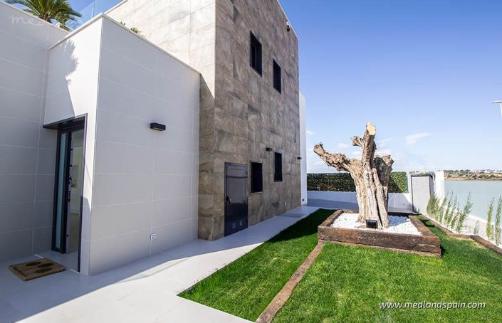 Image No.6-Villa de 4 chambres à vendre à Orihuela Costa