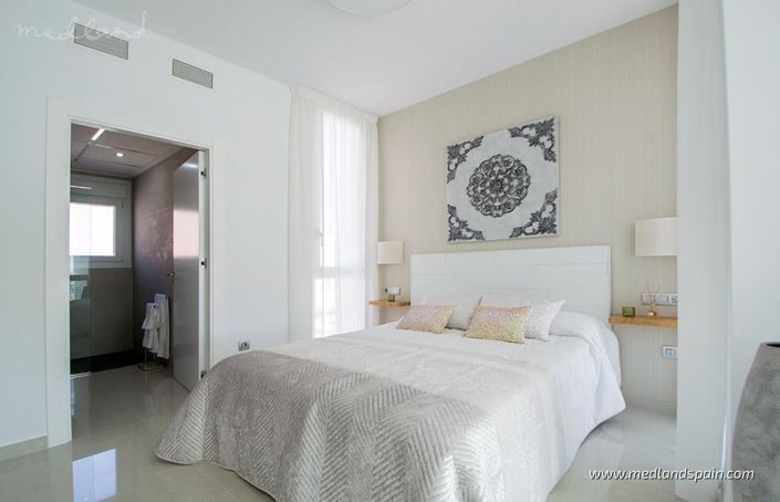 Image No.12-4 Bed Villa for sale