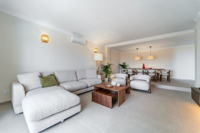 11-20939a0134ad724a8cb2a801094d15a4