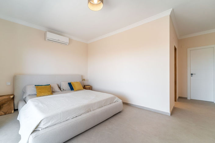 Image No.19-4 Bed Villa for sale