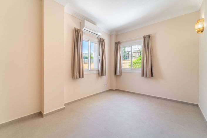 Image No.25-4 Bed Villa for sale