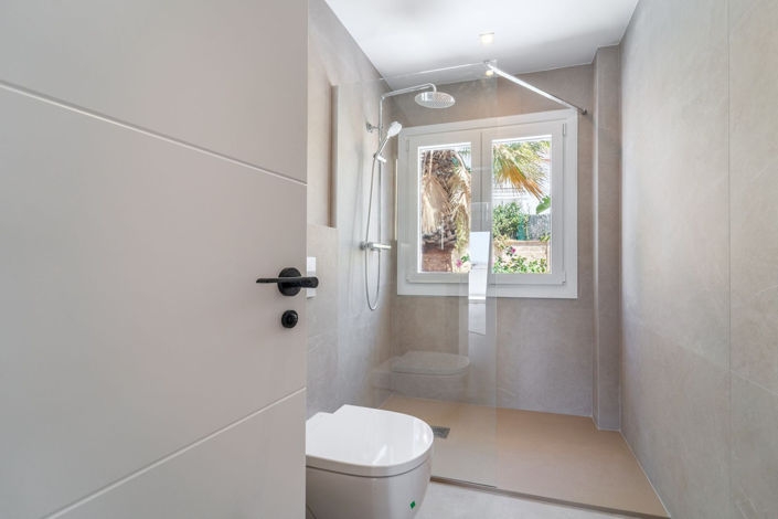 Image No.26-4 Bed Villa for sale