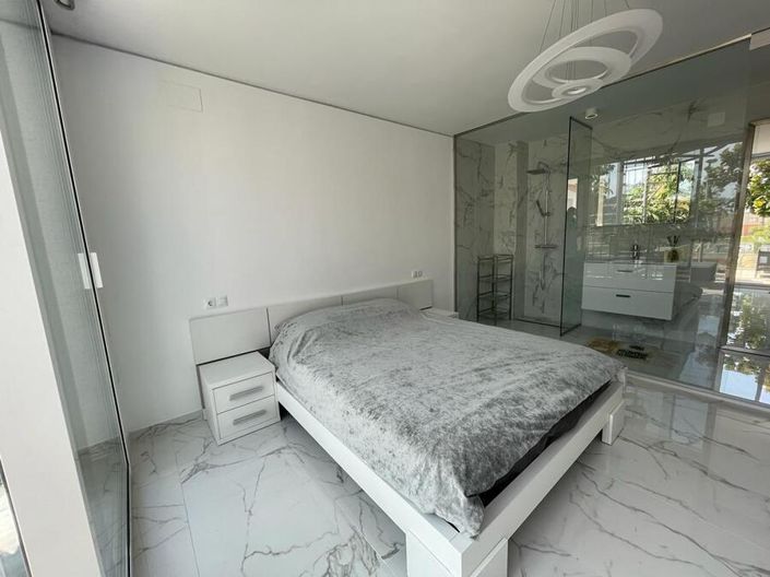 Image No.8-Villa de 4 chambres à vendre à Los Alcázares