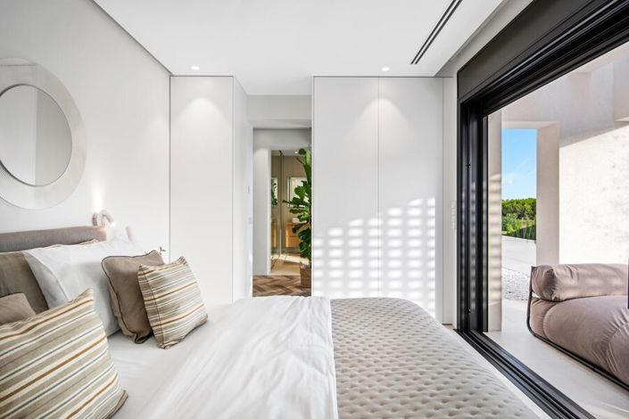 Image No.11-3 Bed Villa for sale