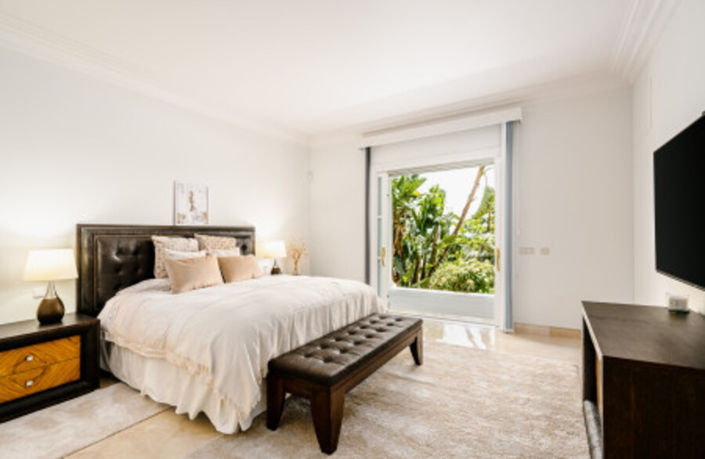 Image No.21-8 Bed Villa for sale