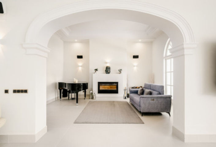 Image No.9-8 Bed Villa for sale