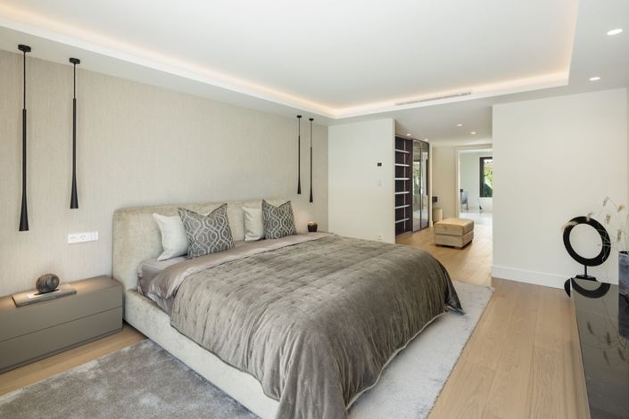 Image No.25-5 Bed Apartment for sale