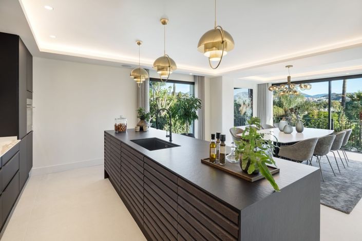 Image No.5-5 Bed Apartment for sale