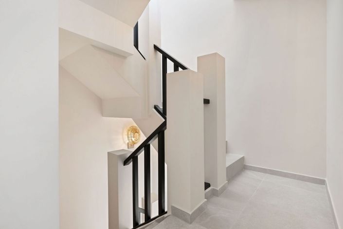 Image No.13-3 Bed Townhouse for sale