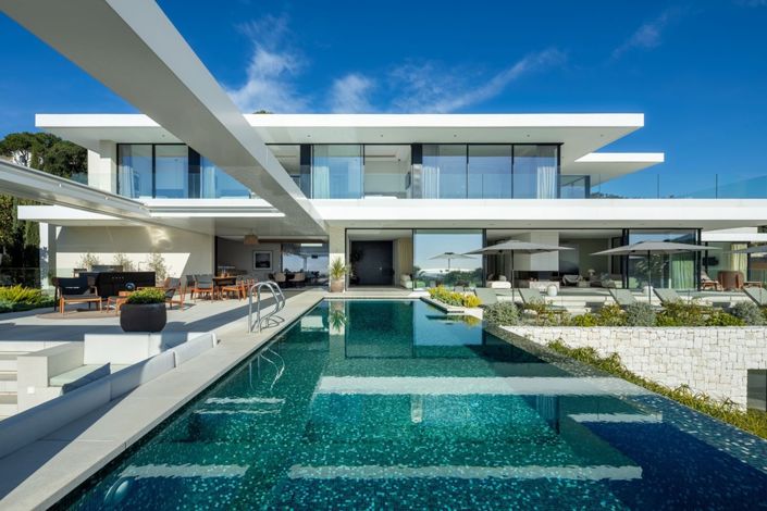 Image No.13-8 Bed Villa for sale