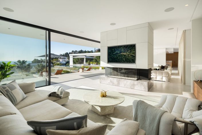 Image No.5-8 Bed Villa for sale