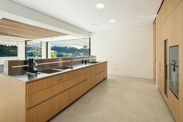 Image No.7-8 Bed Villa for sale