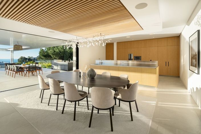 Image No.9-8 Bed Villa for sale