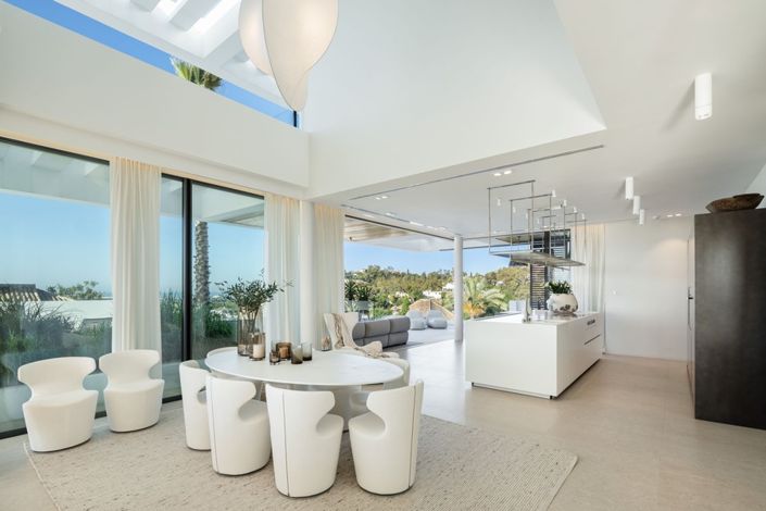 Image No.4-6 Bed Villa for sale