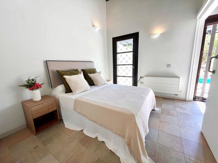 Image No.20-2 Bed Townhouse for sale