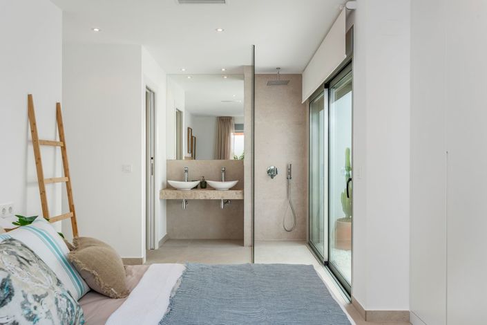 Image No.7-3 Bed Property for sale