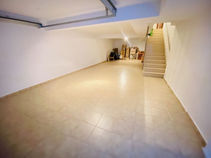 Image No.20-3 Bed Property for sale