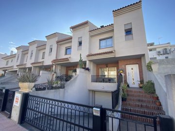 4020endlargetownhousebytheriver241024144519tn