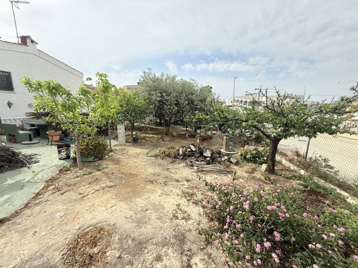 Image No.16-3 Bed Property for sale