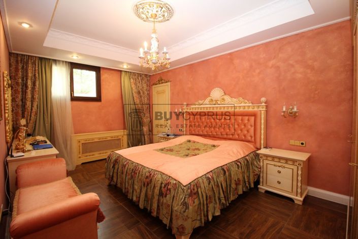 Image No.19-6 Bed Villa for sale