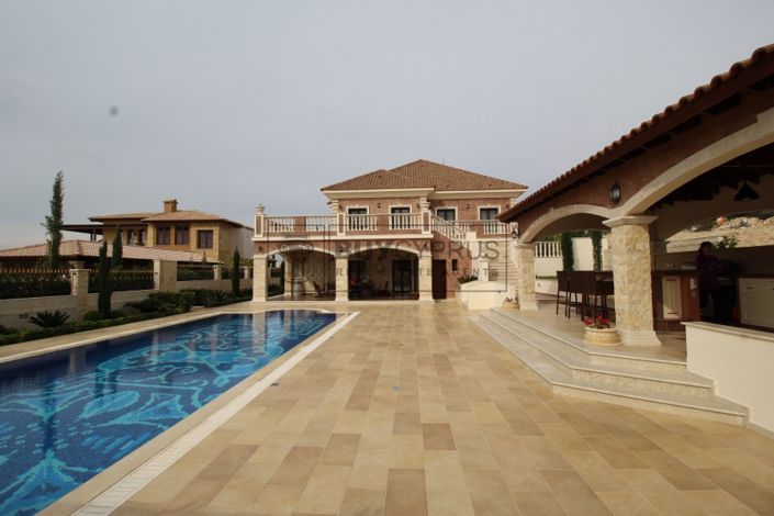 Image No.2-6 Bed Villa for sale