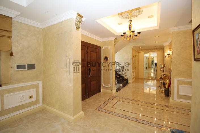 Image No.8-6 Bed Villa for sale