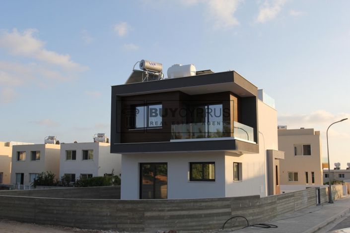 Image No.2-3 Bed Villa for sale