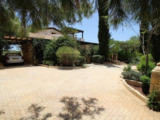 Image No.18-3 Bed Villa for sale