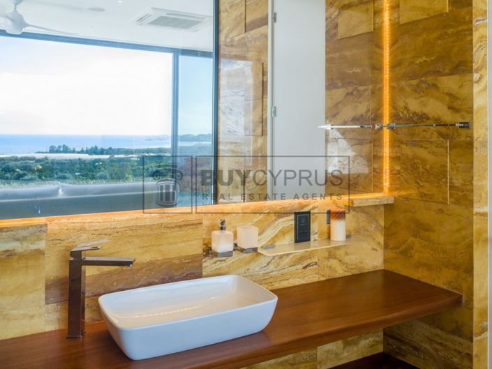 Image No.42-5 Bed Villa for sale