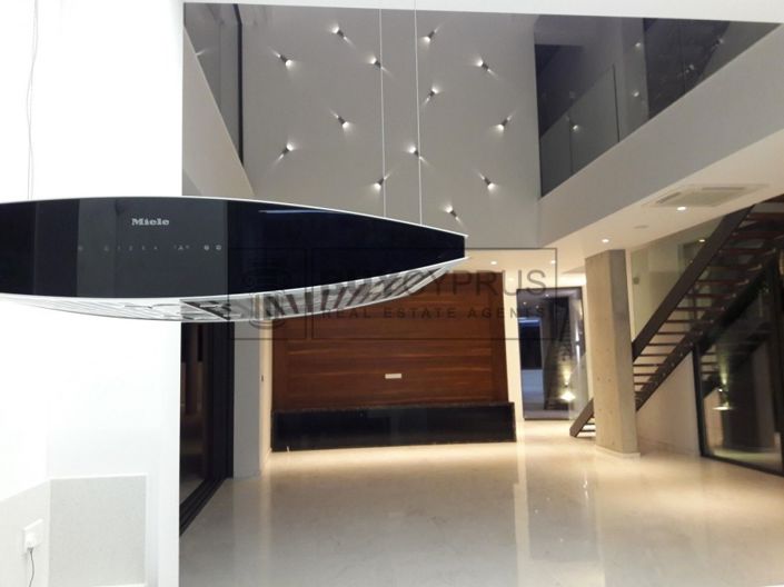 Image No.47-5 Bed Villa for sale